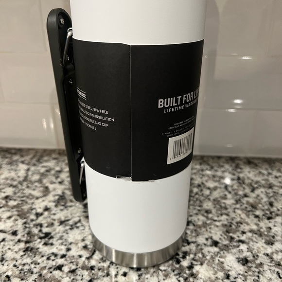 NWT Stanley Adventure Stainless Steel Vacuum Bottle - 1.4 qt. - Picture 4 of 6